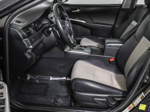 Used 2014 Toyota Camry SE FWD image 20