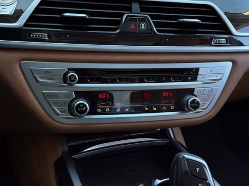 Used 2020 BMW 740i w/ Premium Package image 15