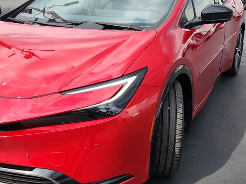 Used 2025 Toyota Prius Limited image 10