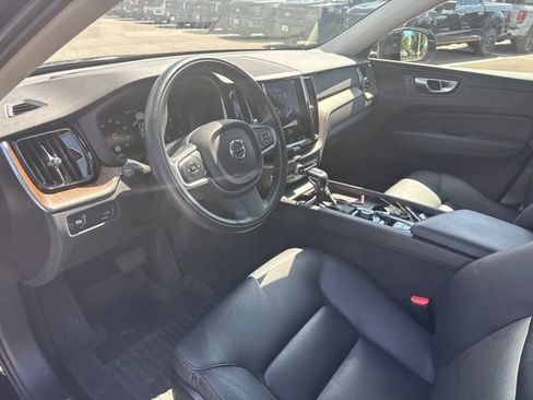 Used 2021 Volvo XC60 T5 Momentum w/ Advanced Package AWD/4WD image 10