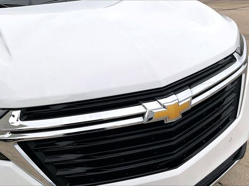 Used 2024 Chevrolet Equinox LT FWD image 3