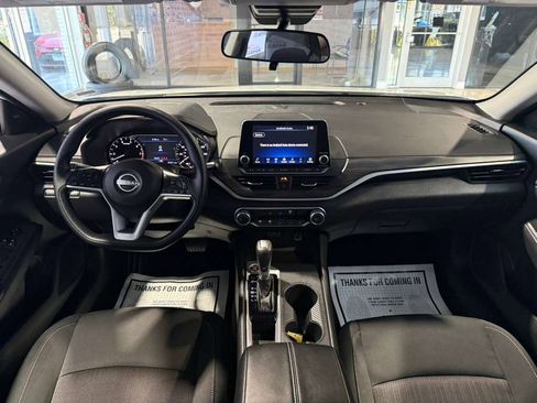 Used 2025 Nissan Altima 2.5 SV image 46