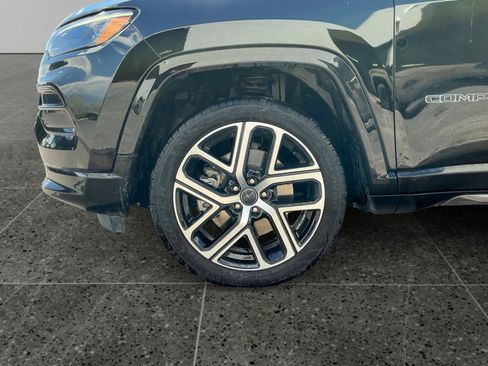 Used 2025 Jeep Compass Limited w/ Elite Group AWD/4WD image 14