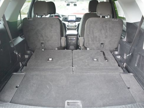 Used 2022 Ford Explorer XLT AWD/4WD image 24