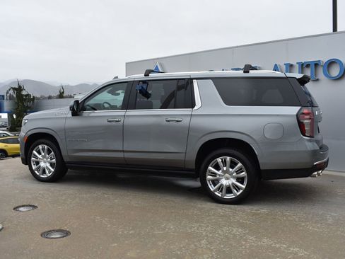 Certified 2023 Chevrolet Suburban High Country w/ Premium Package 2 image 5