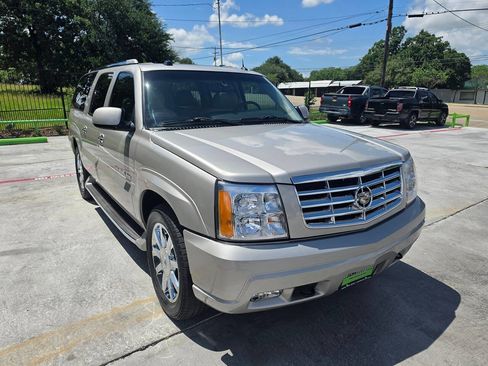 Used 2004 Cadillac Escalade ESV Platinum AWD/4WD image 5