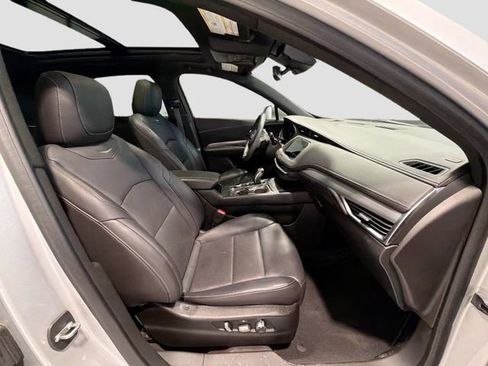 Used 2019 Cadillac XT4 Premium Luxury image 23