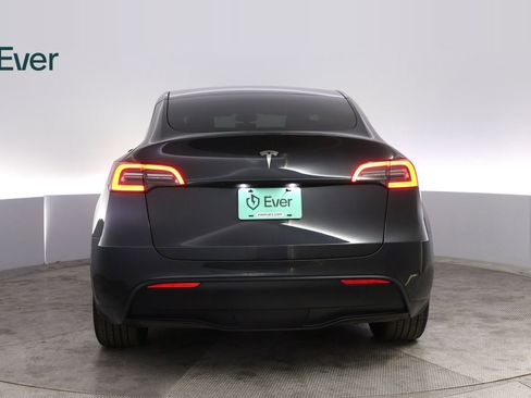 Used 2025 Tesla Model Y Long Range RWD image 15
