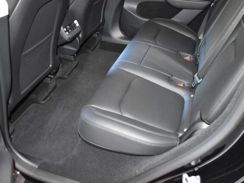 Used 2023 Tesla Model Y Long Range image 13