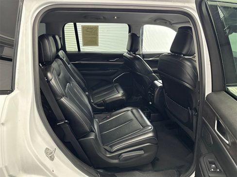 Used 2023 Jeep Grand Cherokee L Limited image 17