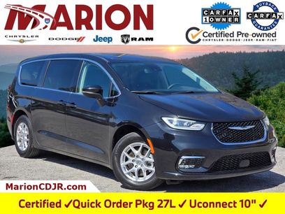 Used 2023 Chrysler Pacifica Touring-L