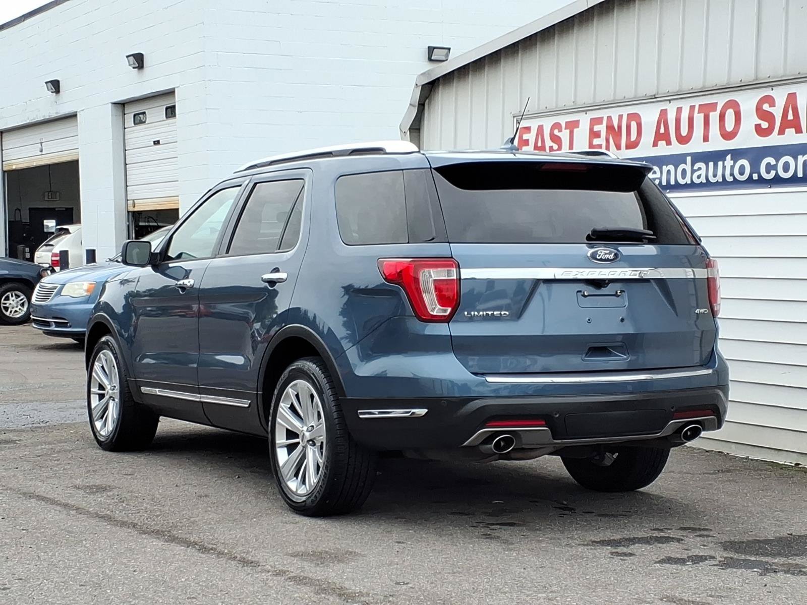Used 2019 Ford Explorer Limited w/ Class III Trailer Tow Package AWD/4WD image 3