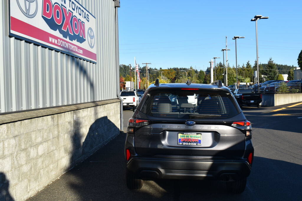 Used 2025 Subaru Forester AWD/4WD image 6