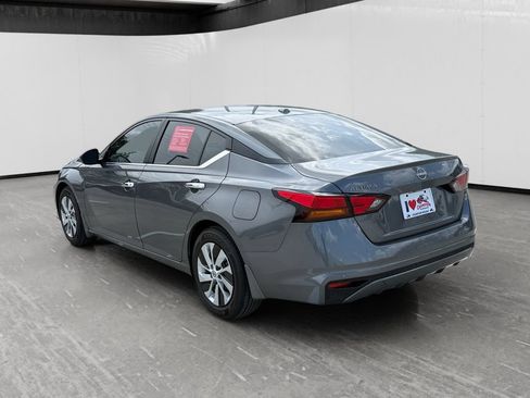 Used 2025 Nissan Altima 2.5 S FWD image 3