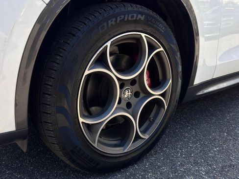 Used 2022 Alfa Romeo Stelvio Ti image 9