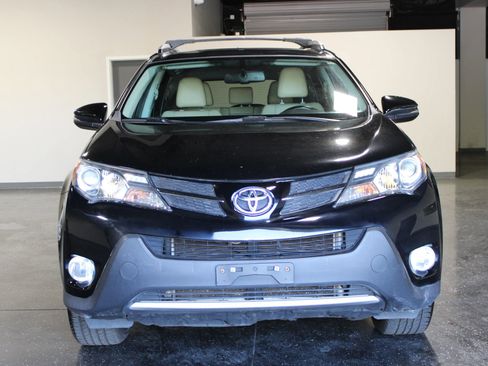 Used 2015 Toyota RAV4 Limited w/ Four Season Floor Mat Package image 7