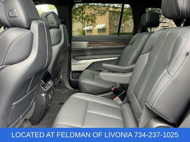 Certified 2026 Cadillac Vistiq Sport w/ LPO, Floor Liner Package AWD/4WD image 25