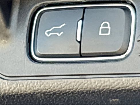 Used 2021 Ford Explorer Limited w/ Equipment Group 301A image 21