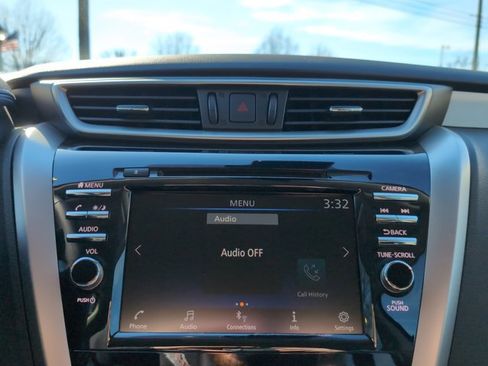 Used 2024 Nissan Murano SV w/ SV Midnight Edition Package image 12