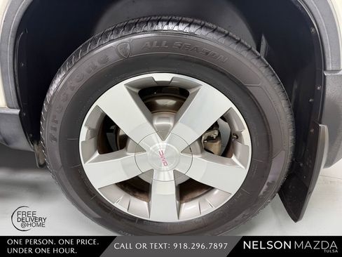 Used 2011 GMC Acadia SLT FWD image 12