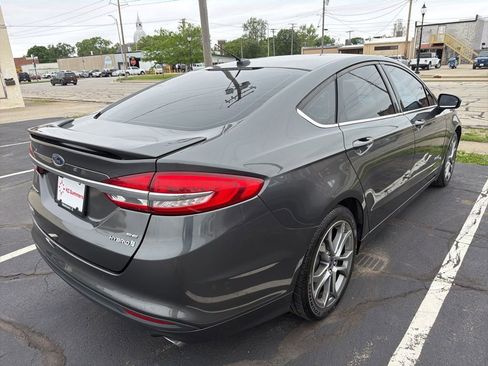 Used 2017 Ford Fusion SE w/ Equipment Group 601A FWD image 5