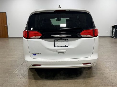 Used 2023 Chrysler Voyager LX w/ Fleet Security Group FWD image 5