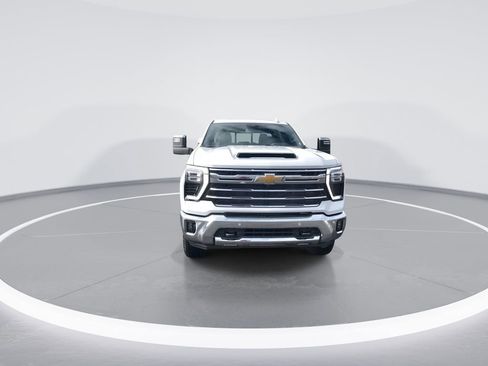 Used 2024 Chevrolet Silverado 2500 LTZ w/ LTZ Convenience Package AWD/4WD image 3