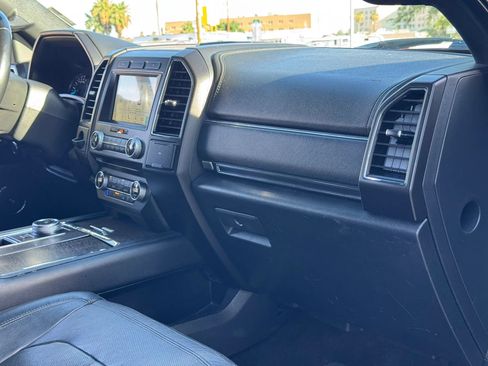 Used 2018 Ford Expedition Limited RWD image 35