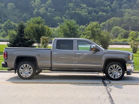 Used 2017 GMC Sierra 1500 SLT w/ SLT Premium Package AWD/4WD image 4