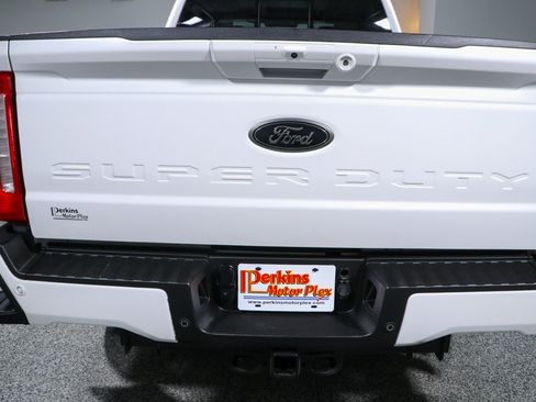 Used 2024 Ford F250 Lariat w/ Black Appearance Package AWD/4WD image 8