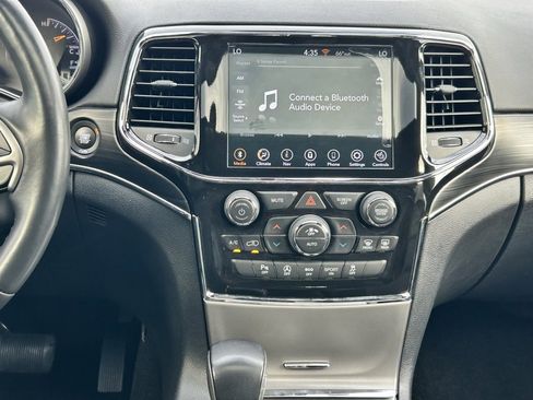 Used 2022 Jeep Grand Cherokee Limited image 17