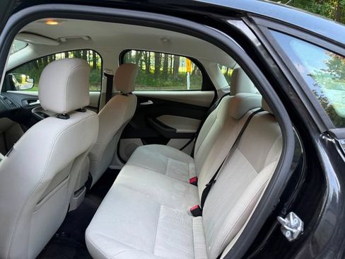 Used 2015 Ford Focus SE FWD image 8