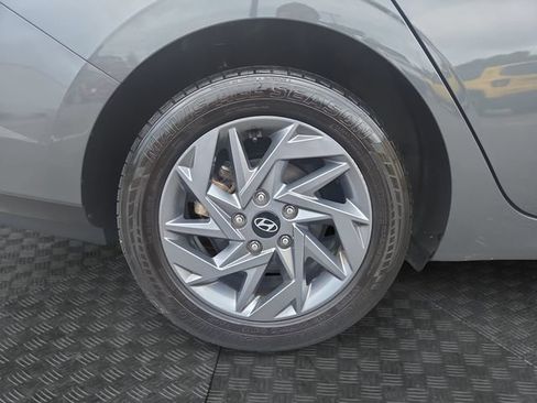 Used 2024 Hyundai Elantra SEL FWD image 35