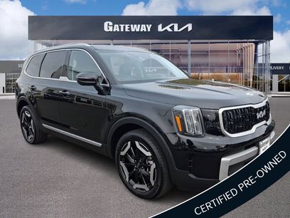 Used 2024 Kia Telluride EX w/ EX Captain's Chair Package