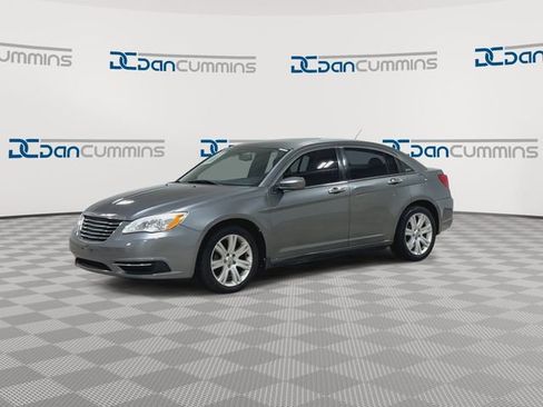 Used 2012 Chrysler 200 Touring w/ Cold Weather Group FWD image 4