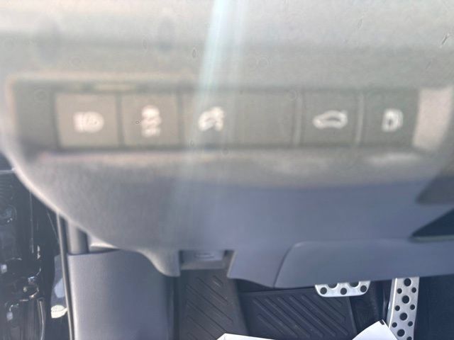 Used 2026 Toyota Camry Hybrid w/ Convenience Package FWD image 12
