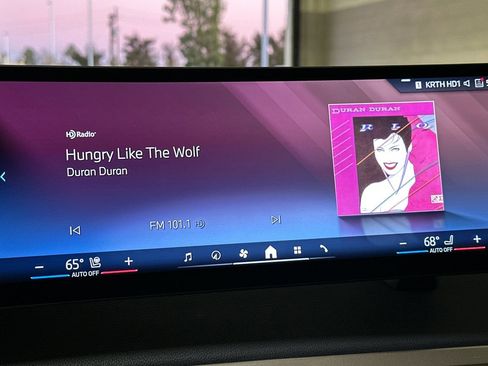 Certified 2024 BMW iX xDrive50 w/ Convenience Package image 22