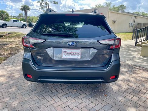 Used 2025 Subaru Outback Onyx Edition AWD/4WD image 4