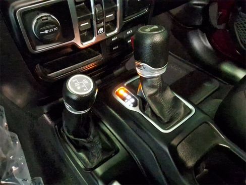 Certified 2021 Jeep Wrangler Unlimited Sport image 17