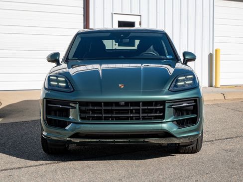 New 2026 Porsche Cayenne GTS image 10