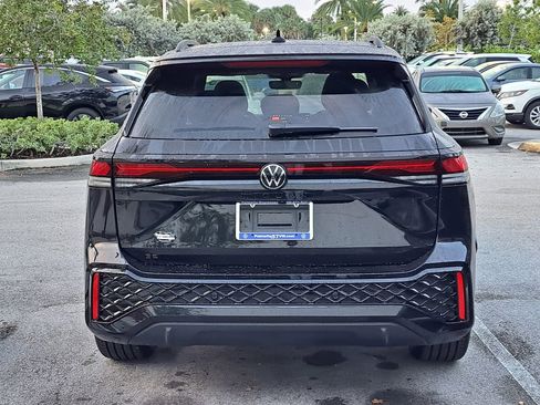 New 2026 Volkswagen Tiguan SE R-Line FWD image 4
