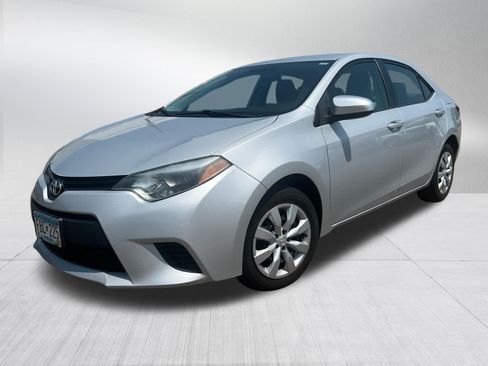 Used 2014 Toyota Corolla LE FWD image 2