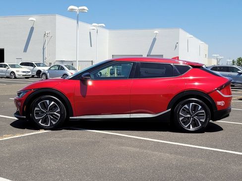 Used 2024 Kia EV6 Light RWD image 9