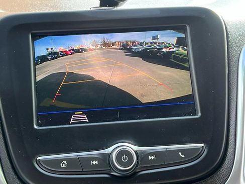 Used 2020 Chevrolet Equinox LS FWD image 23