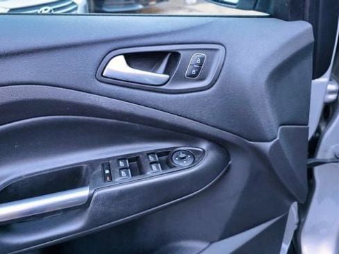 Used 2017 Ford Escape SE w/ Equipment Group 201A image 26