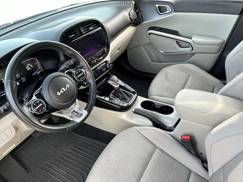 Certified 2023 Kia Soul EX image 18