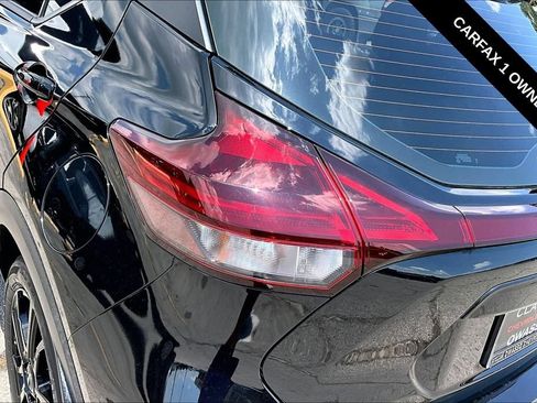 Used 2023 Nissan Kicks SR w/ SR Premium Package FWD image 22