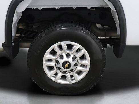 Used 2025 Chevrolet Silverado 2500 LT w/ Convenience Package image 33