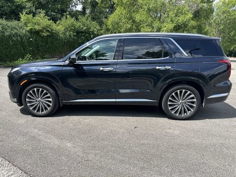 Used 2023 Hyundai Palisade Calligraphy w/ Cargo Package FWD image 4