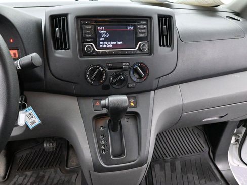 Used 2019 Nissan NV200 S image 21